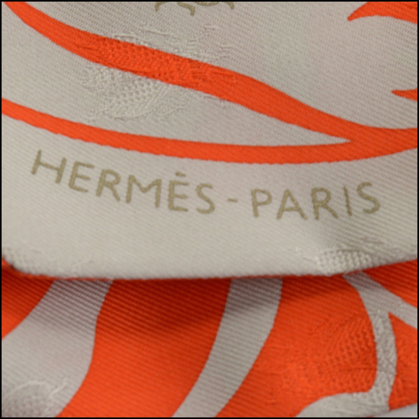RDC15238 HERMES Vermillion and Gris Perle Bouquet Final Leather Fringe Twilly
