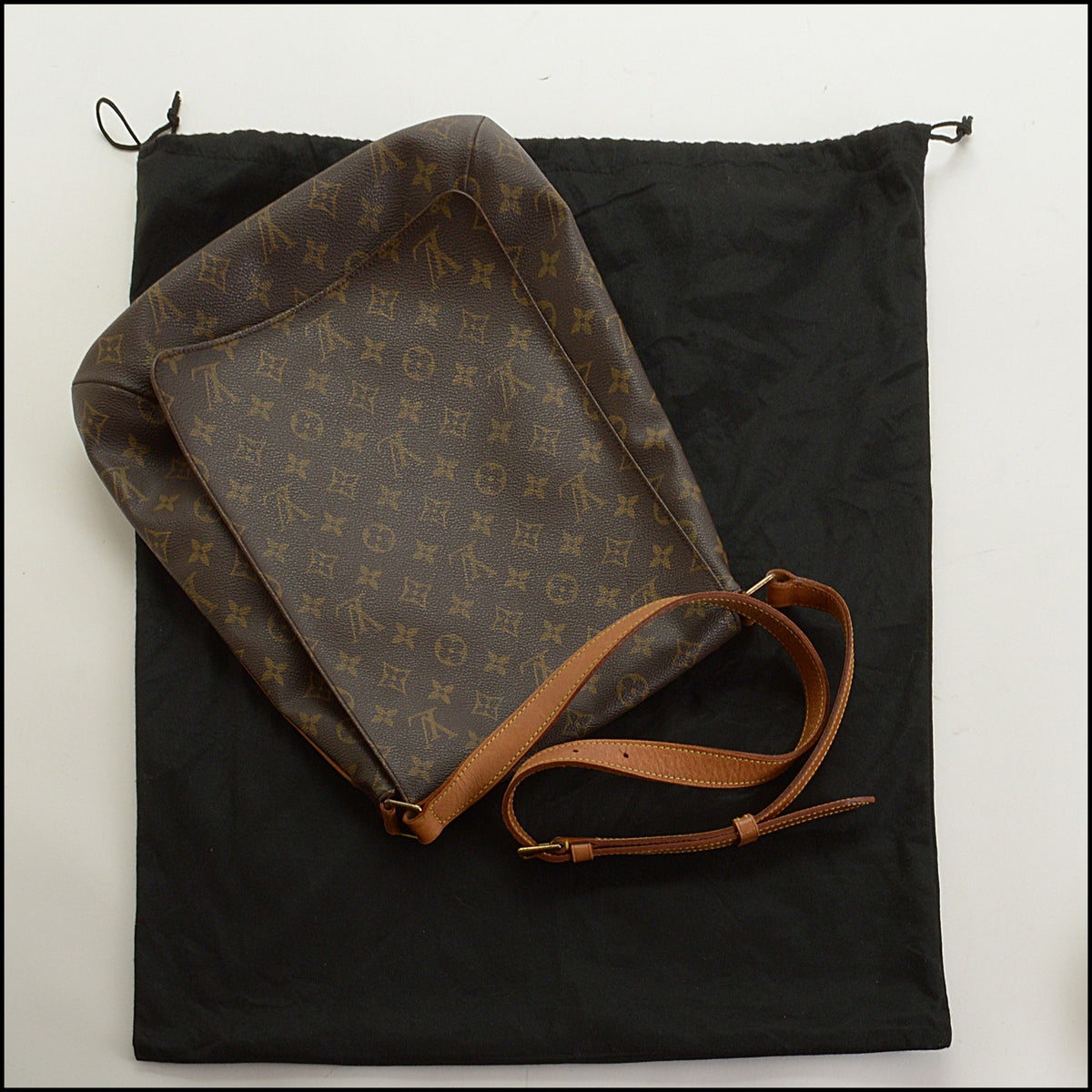 RDC15690 LOUIS VUITTON Monogram Musette GM Crossbody Bag