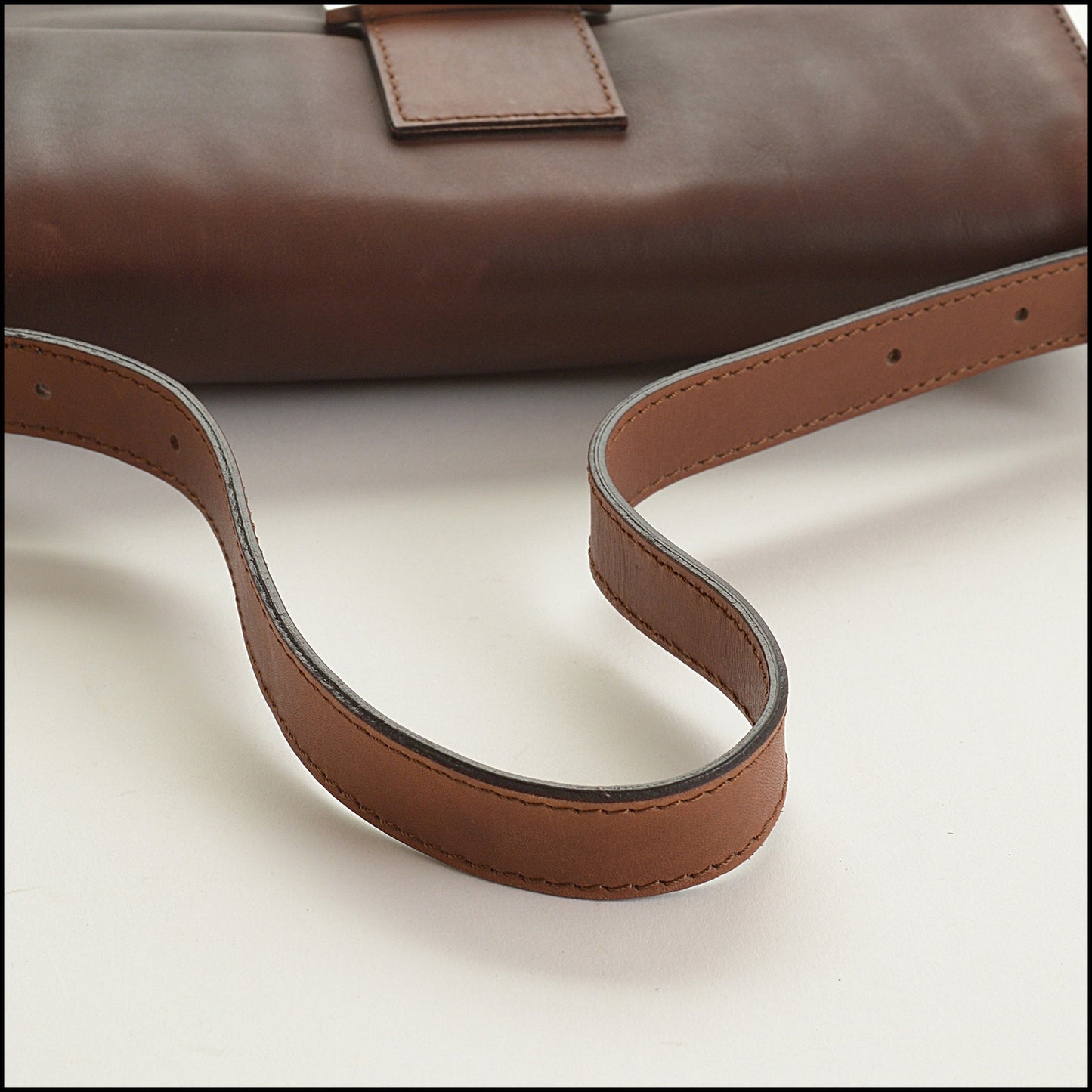 RDC15510 FENDI Vintage Brown Leather Baguette Bag