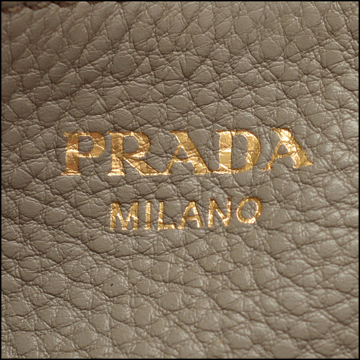 RDC15679 PRADA Argilla Taupe Vitello Daino Leather Bandoliera Crossbody Bag