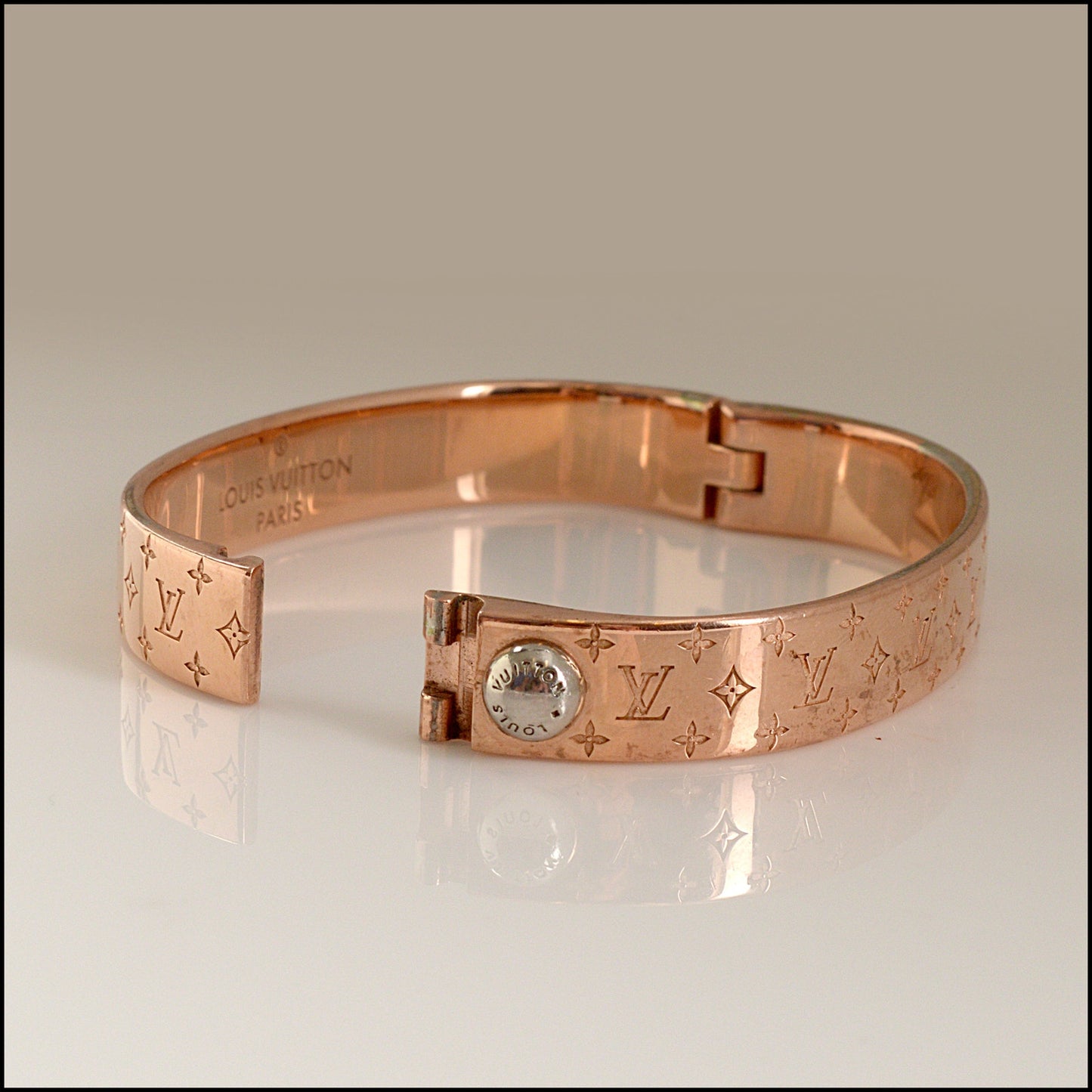 RDC15387 LOUIS VUITTON LV Nanogram Rose Gold Oval Cuff Bracelet Size S