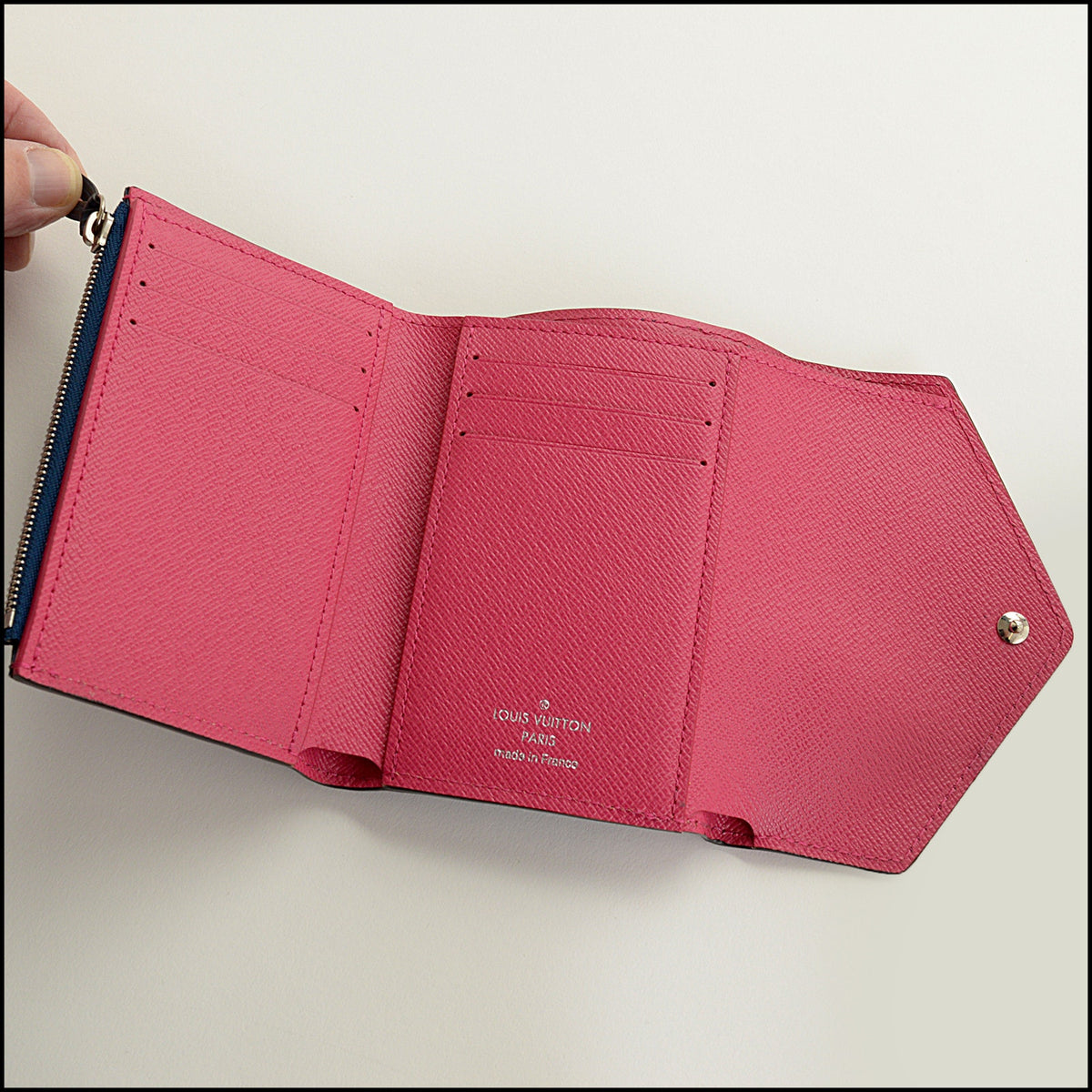 RDC15617 LOUIS VUITTON '17 Pink/Navy Epi Leather Victorine Wallet
