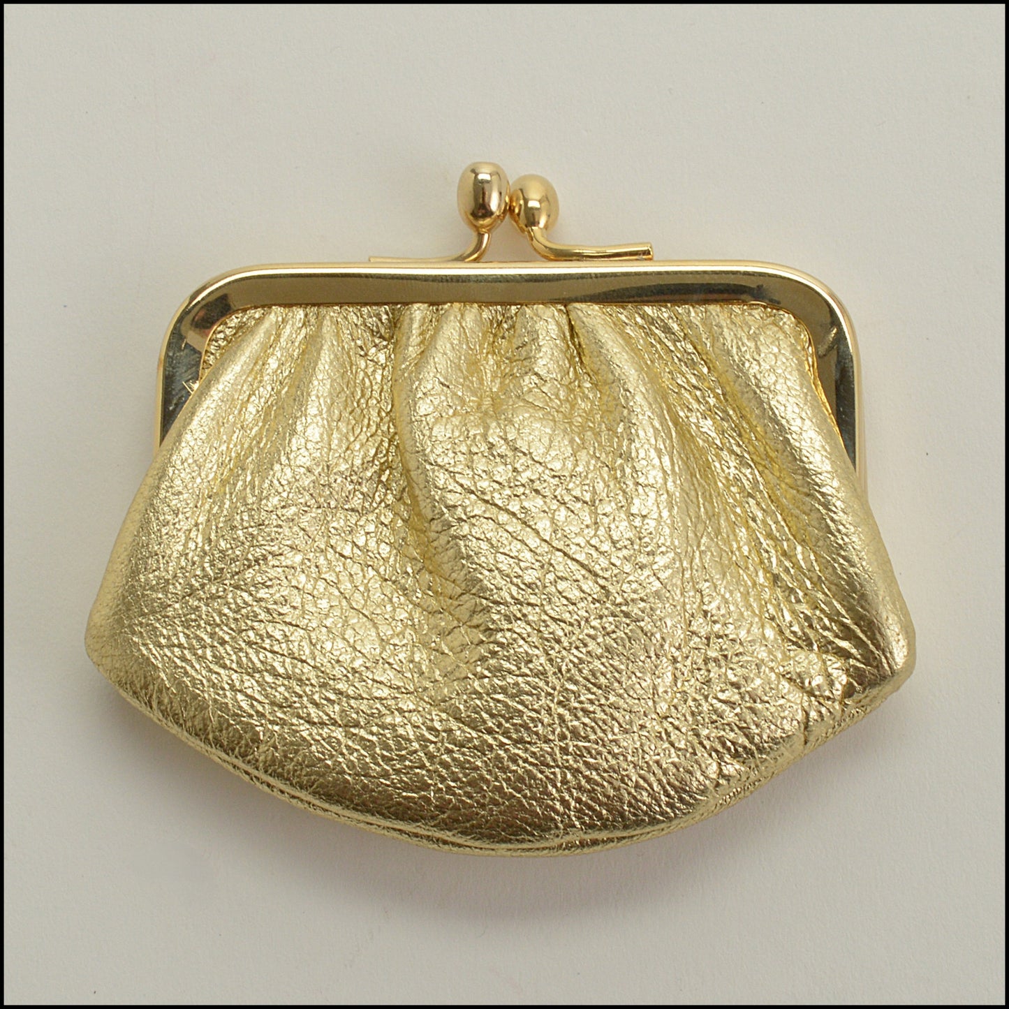 RDC15245 JUDITH LEIBER Silver Pre-9/11 NYC Skyline Minaudiere
