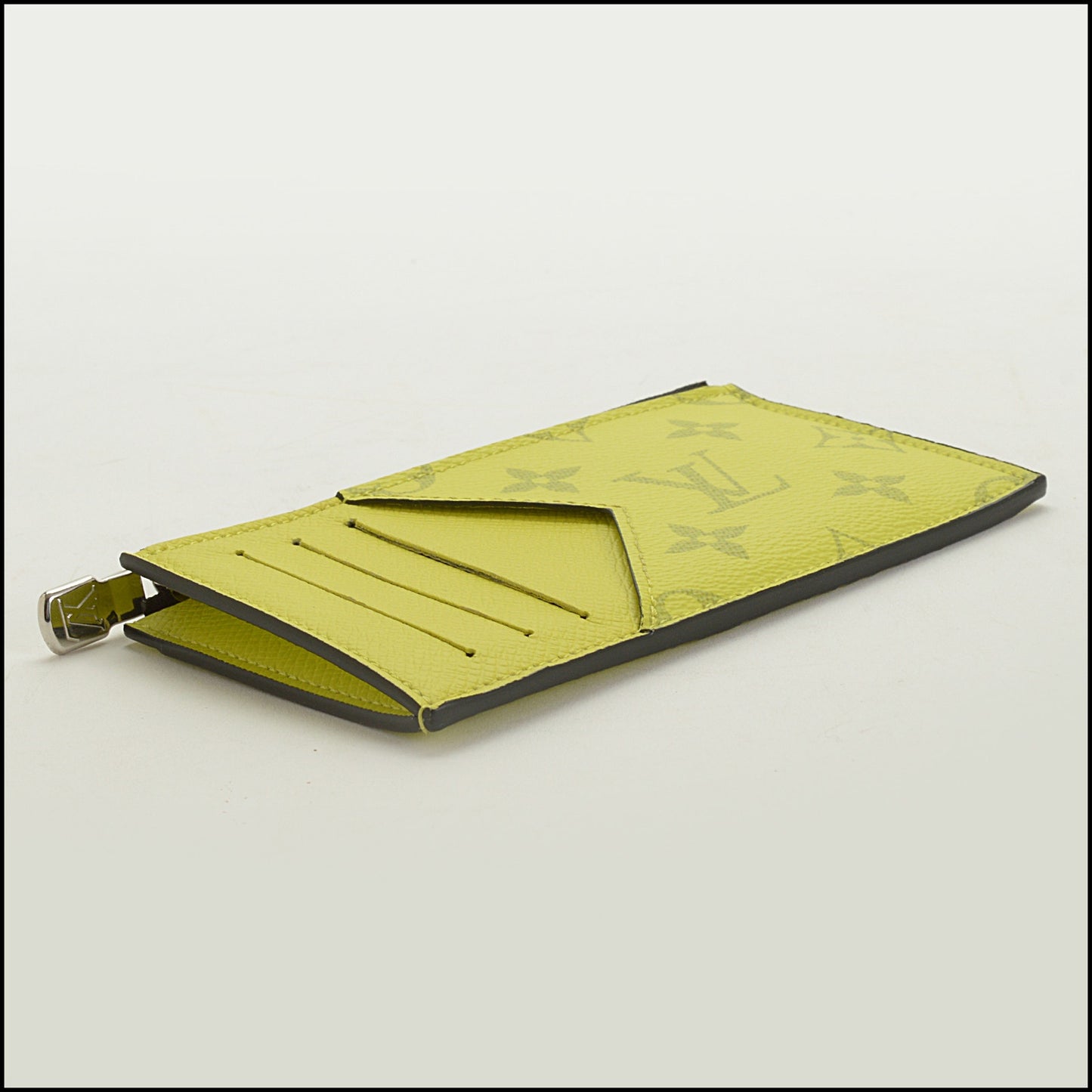 RDC15150 LOUIS VUITTON '19 Lime Green Taigarama Coin & Card Wallet