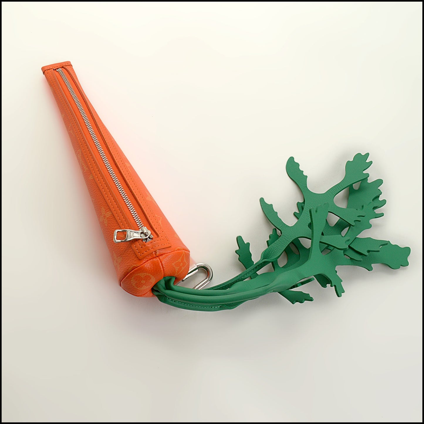 RDC15102 LOUIS VUITTON Limited Edition Orange Carrot Pouch