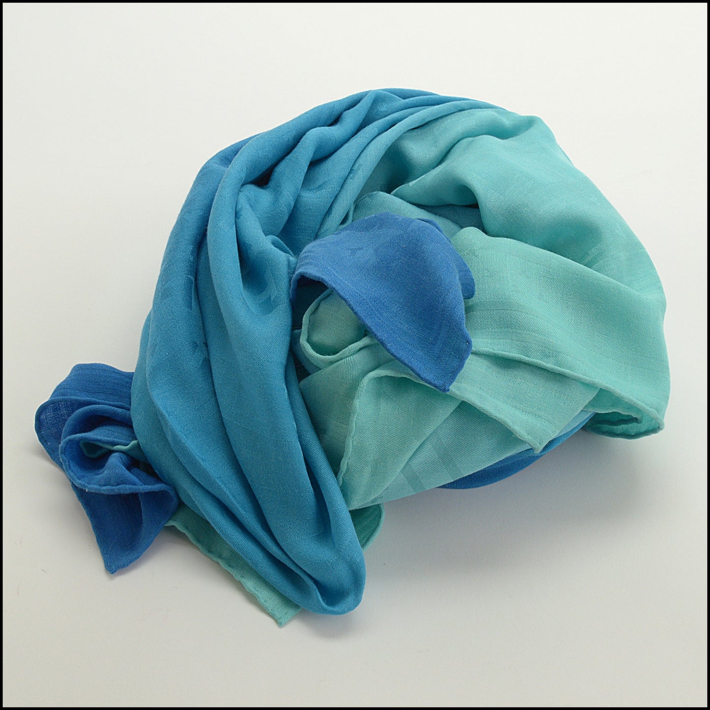 RDC15225 TIFFANY & CO. Blue Dancing T Silk and Wool Scarf 140cm
