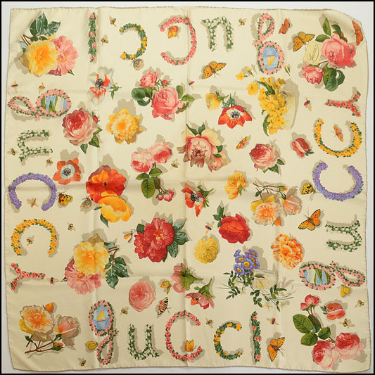 RDC14888 GUCCI Vintage Cream/Beige Floral Logo Silk Scarf