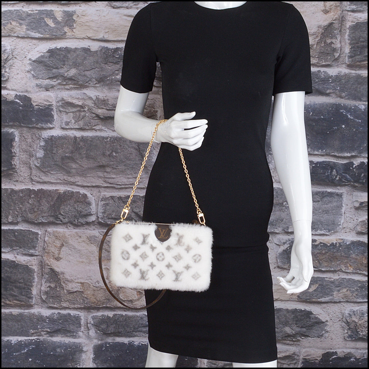 RDC15642 LOUIS VUITTON White Mink Monogram Neo Pochette Milla