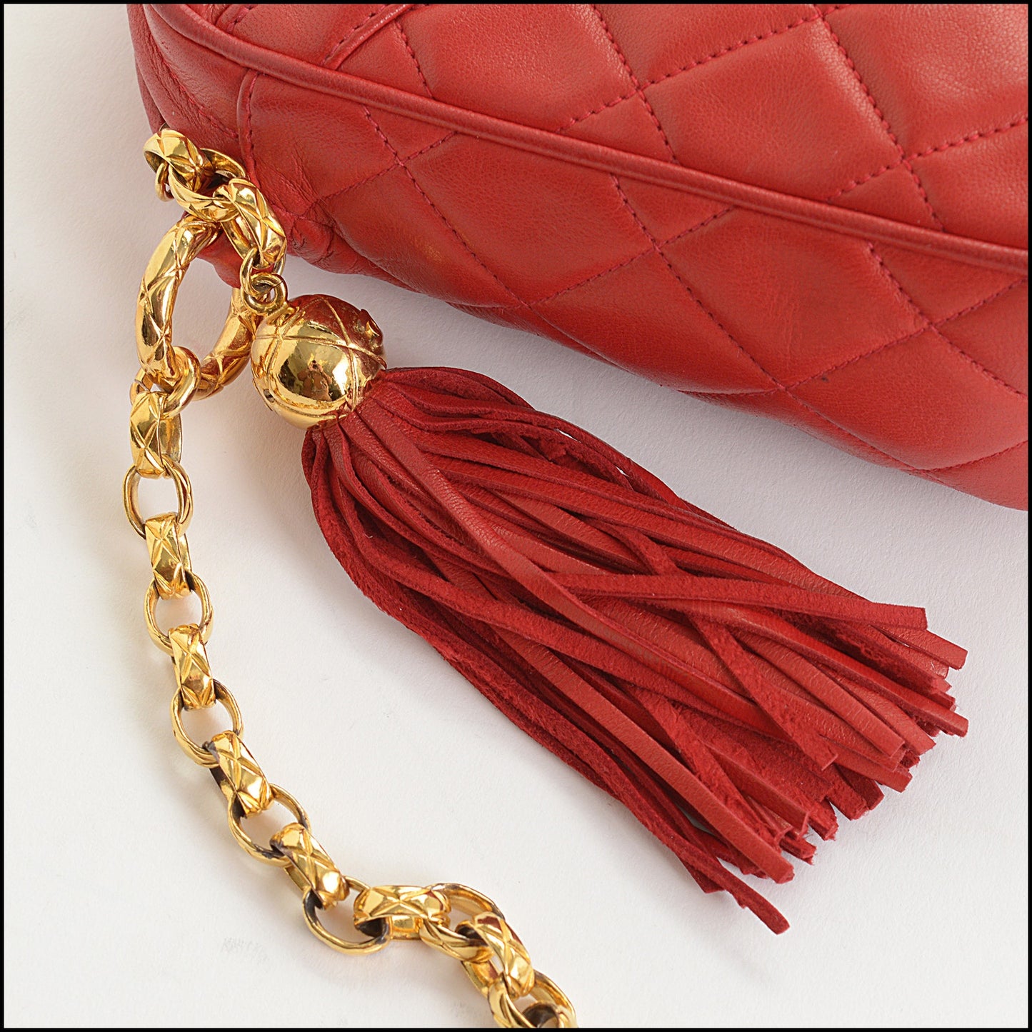 RDC14486 CHANEL Vintage '89-'91 Red Lambskin Quilted Camera Bag