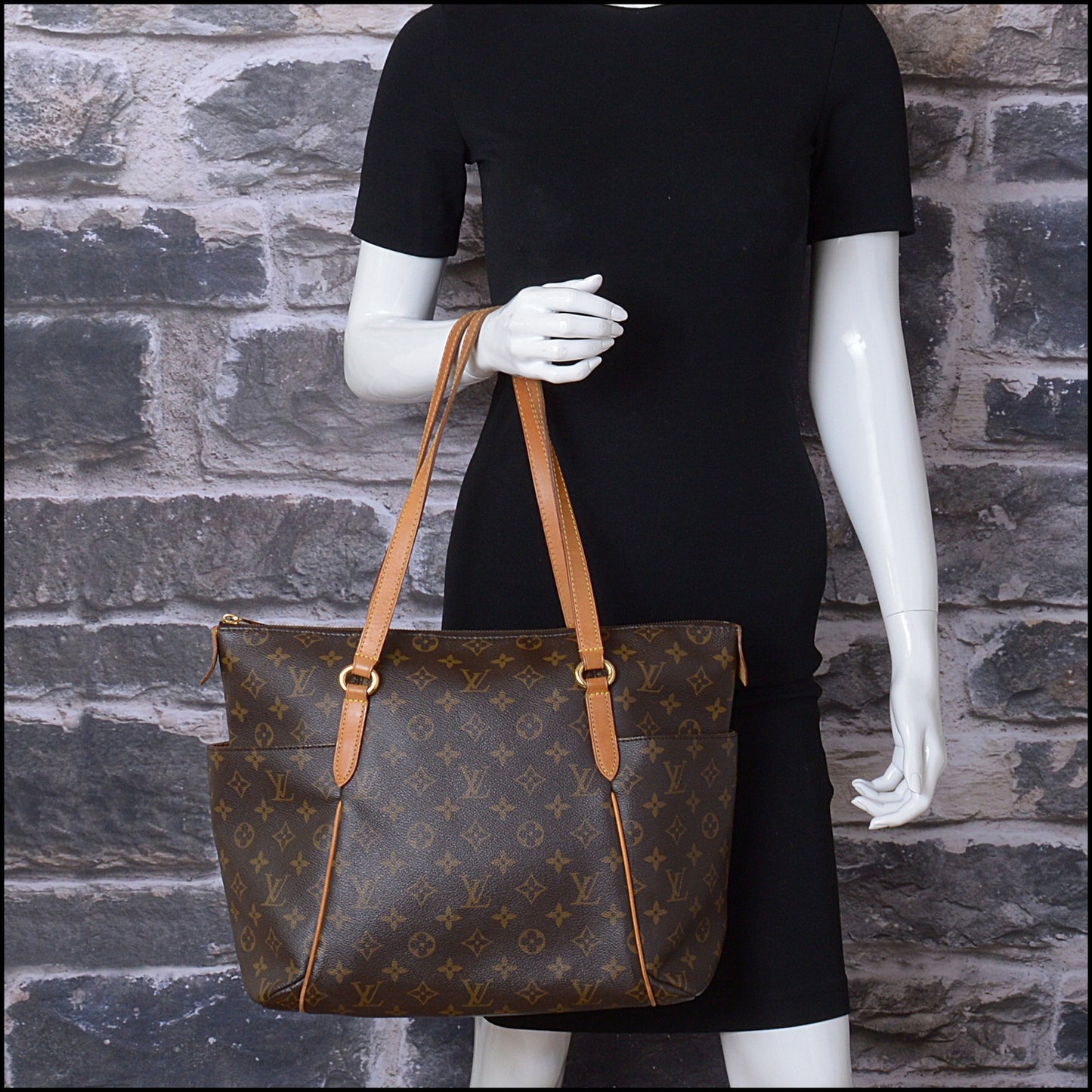 RDC14414 LOUIS VUITTON Vintage '10 LV Monogram Canvas Totally MM Bag
