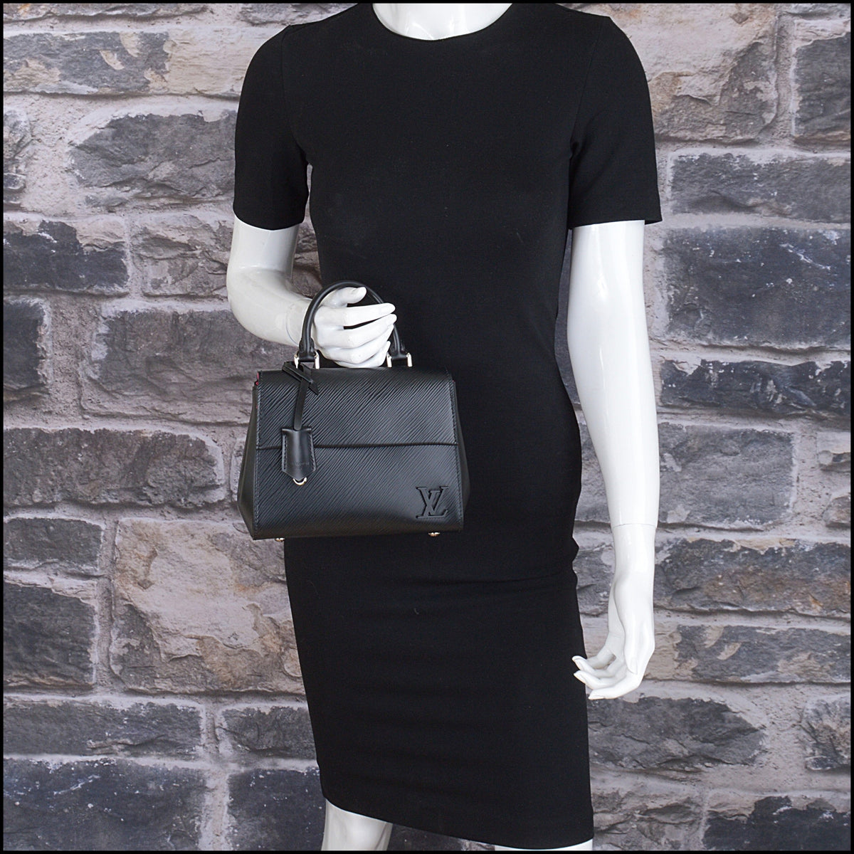 RDC15643 LOUIS VUITTON Black Epi Leather Cluny Mini With Long Strap
