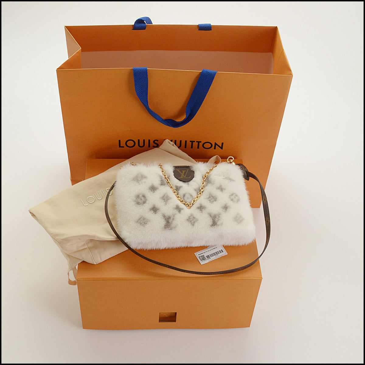 RDC15642 LOUIS VUITTON White Mink Monogram Neo Pochette Milla