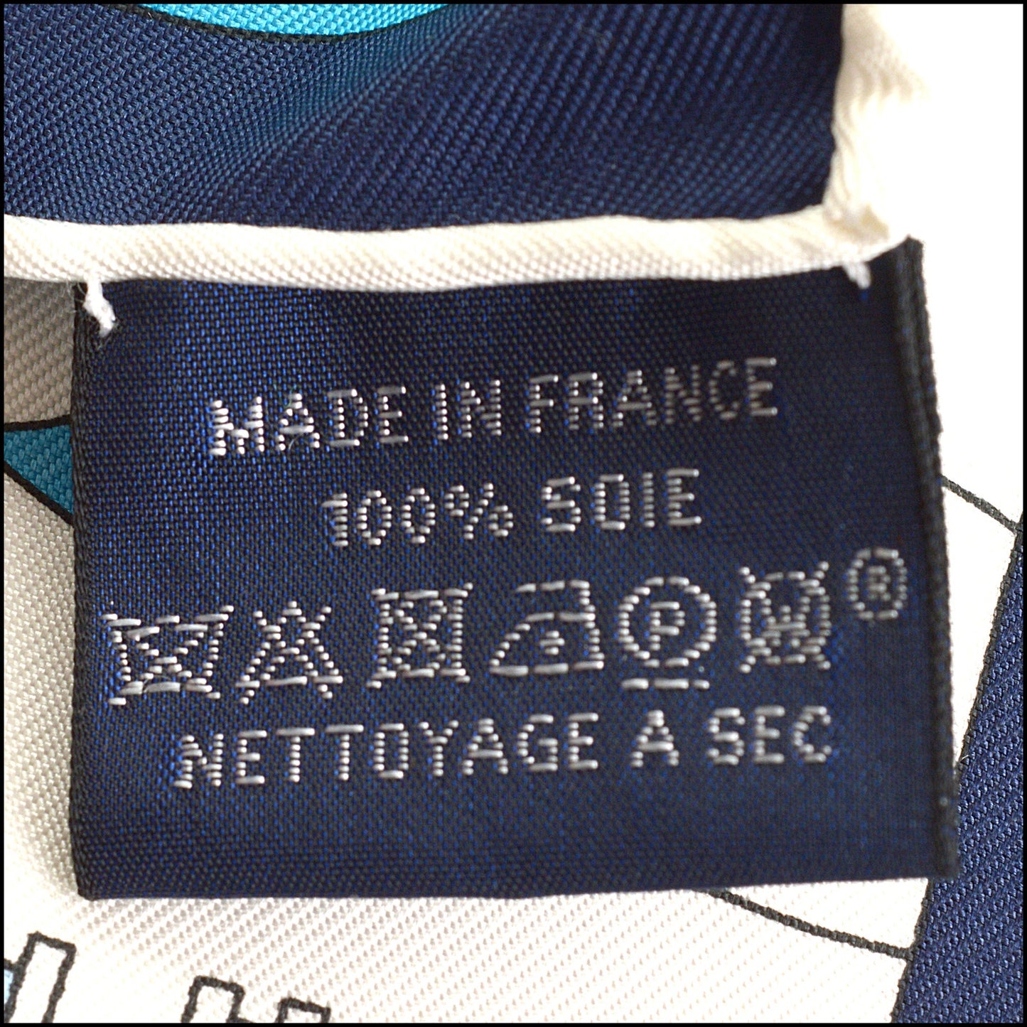 RDC15608 HERMES Blue / Multi "Favoris des Lieux" 90 Silk Scarf