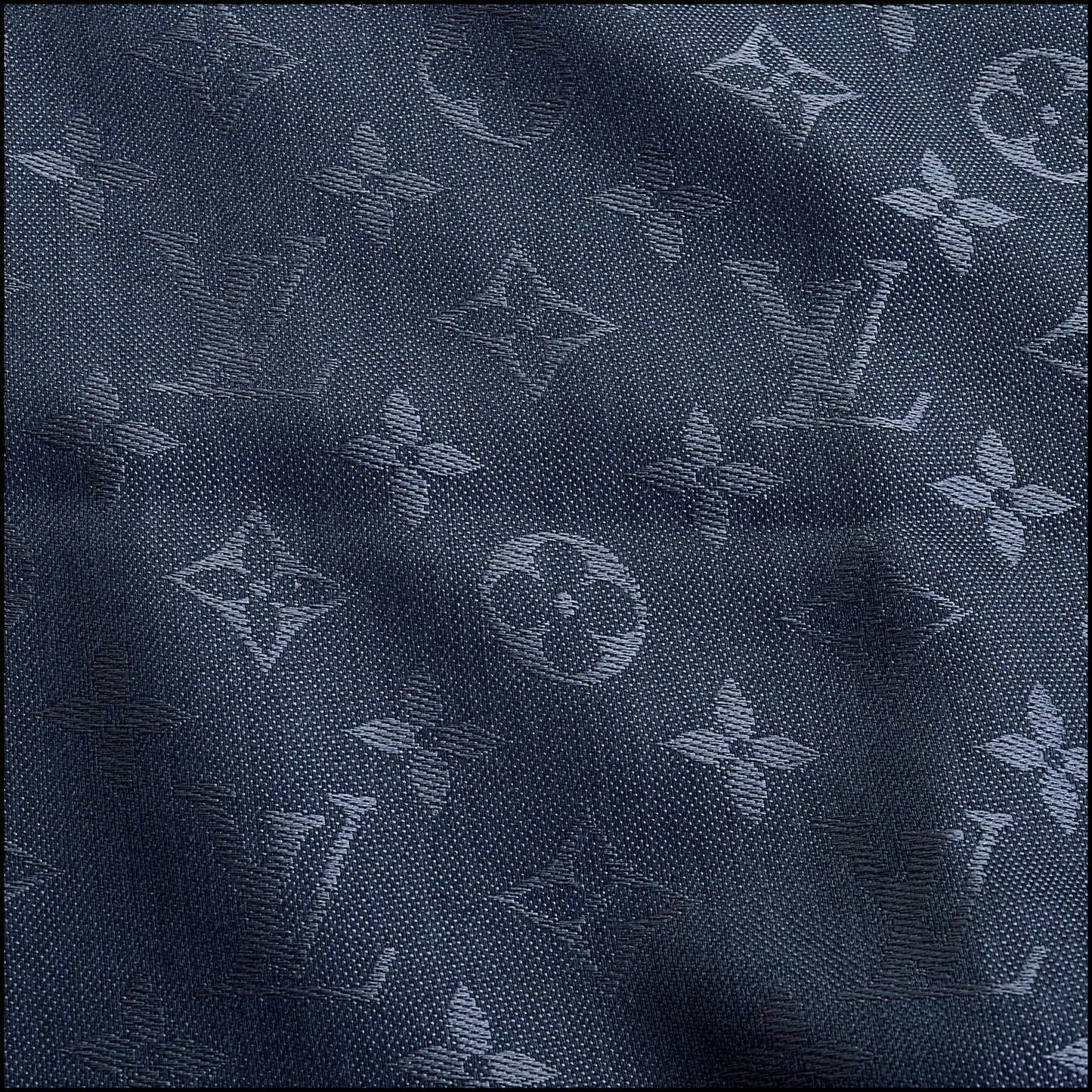 RDC14931 LOUIS VUITTON Carbone Dark Blue-Grey Monogram Classic Shawl