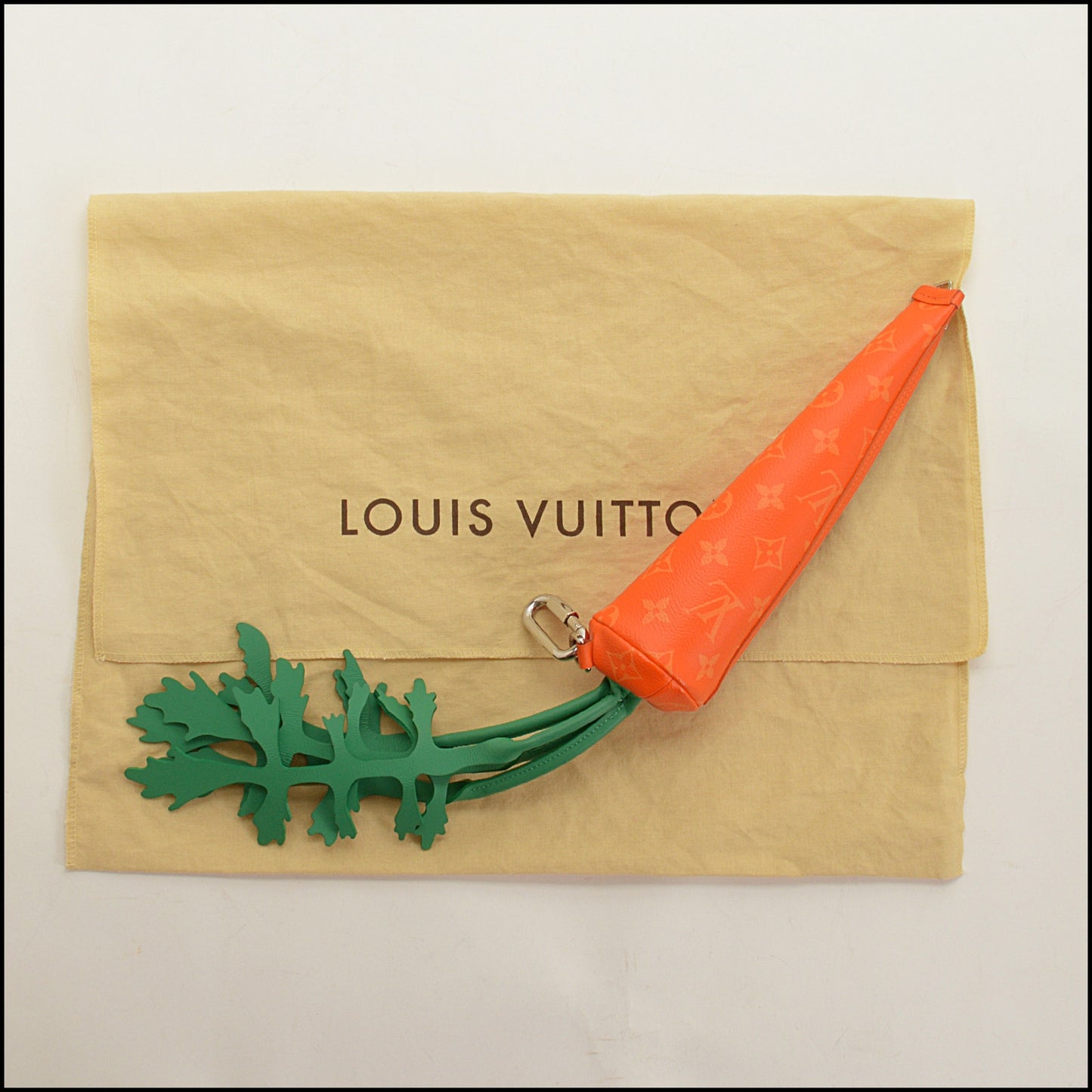RDC15102 LOUIS VUITTON Limited Edition Orange Carrot Pouch