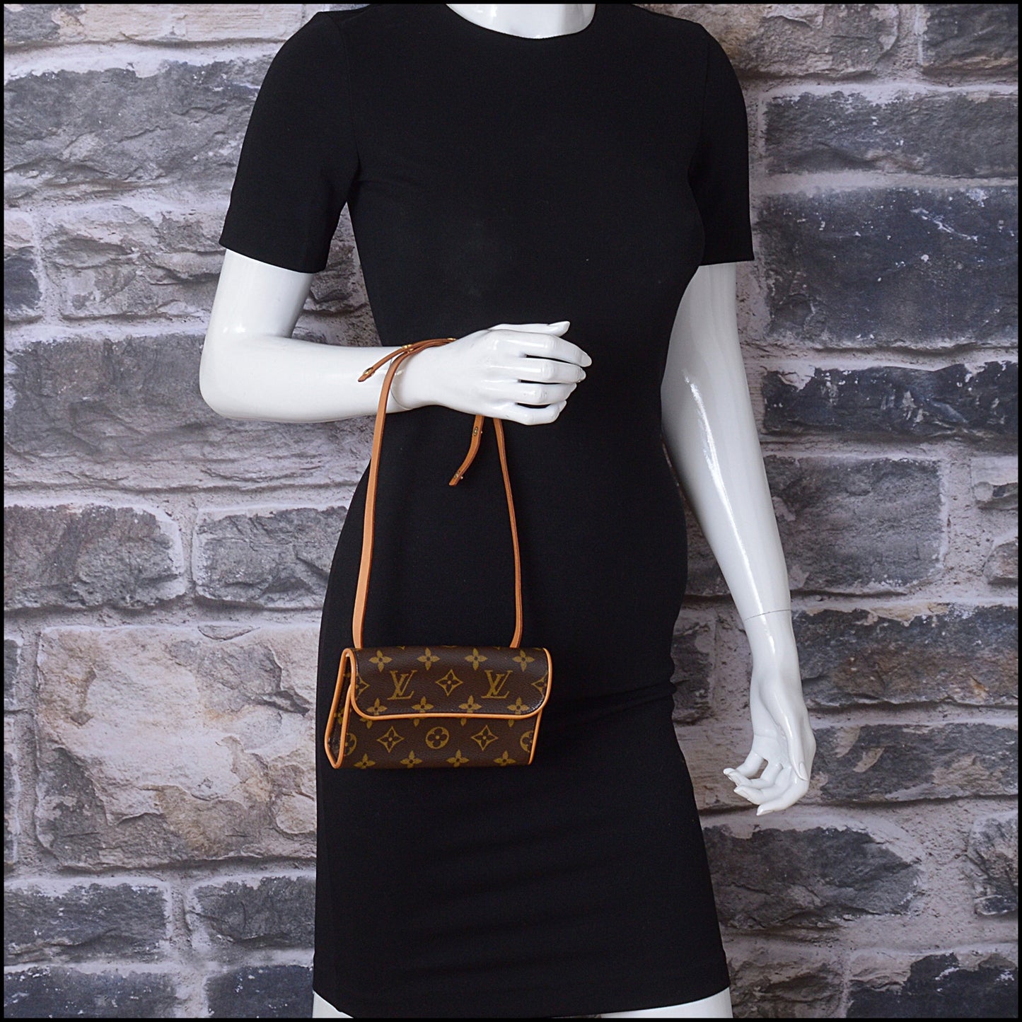 RDC14422 LOUIS VUITTON Vintage '03 LV Monogram Canvas Pochette Florentine Belt Bag Size XS