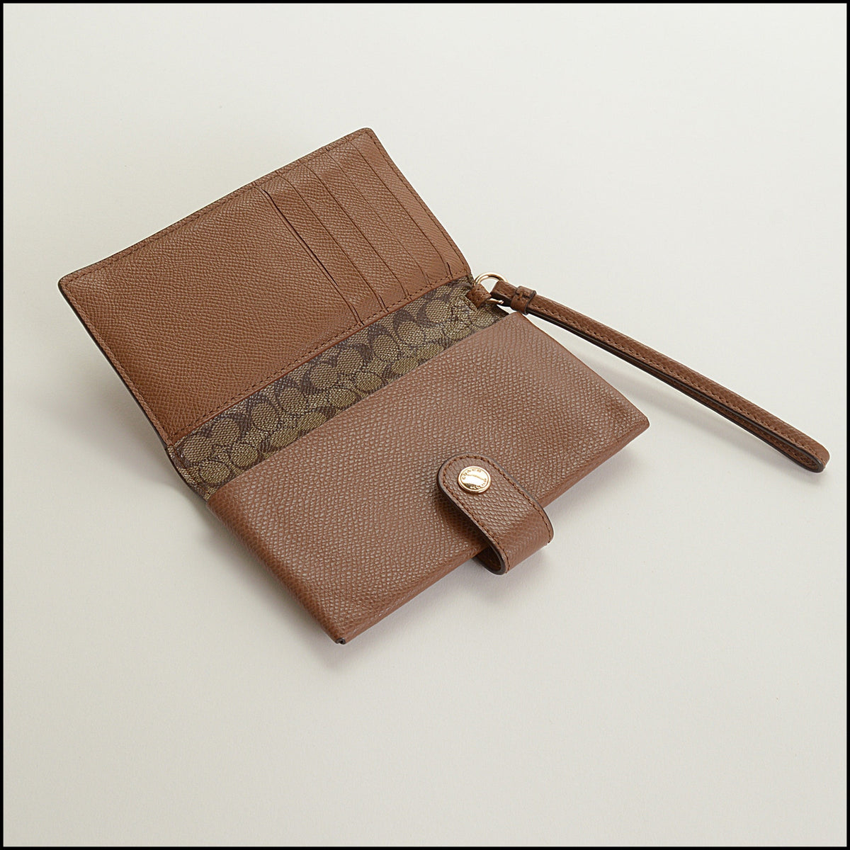 RDC15622 COACH Brown Grained Leather Wrist Strap Wallet