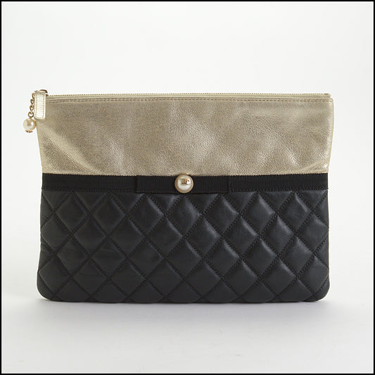 RDC14362 Authentic CHANEL '16 Black/Gold Leather Grosgrain Pearl CC Medium Clutch