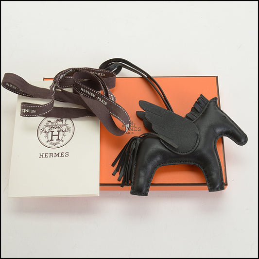 RDC14846 HERMES Black Lambskin Med. Rodeo Pegase
