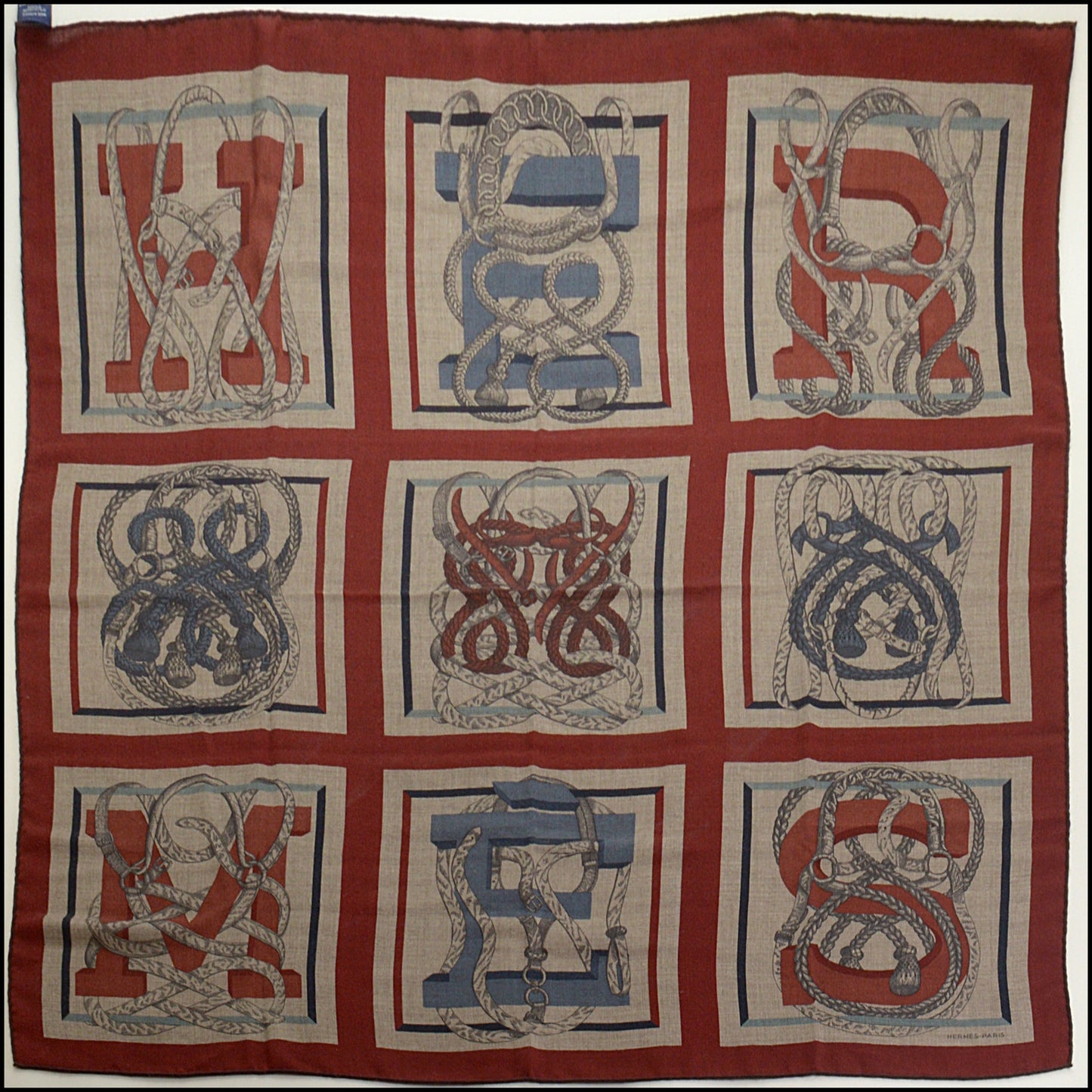 RDC15532 HERMES Rouge H/Grey "Entrelace" Silk/Cashmere Scarf 100