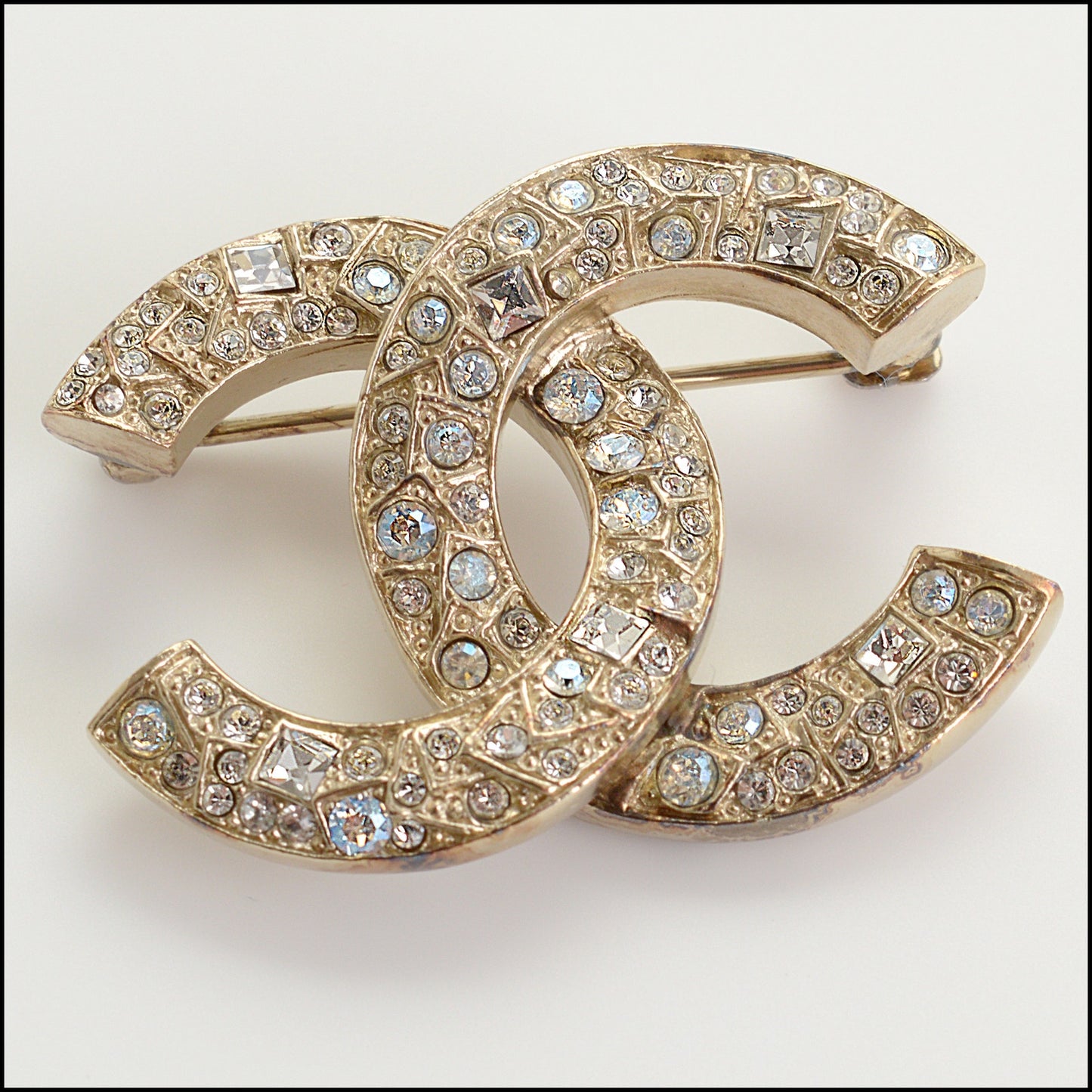 RDC15012 CHANEL '13 Crystal CC Logo Brooch Pin