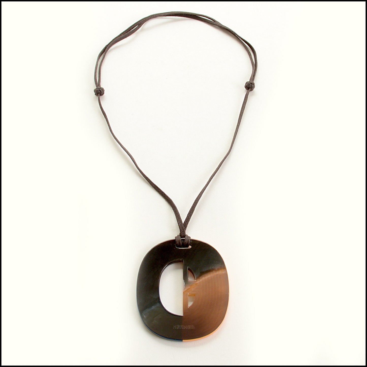 RDC15528 HERMES Horn and Lacquer Isthme Cord Necklace