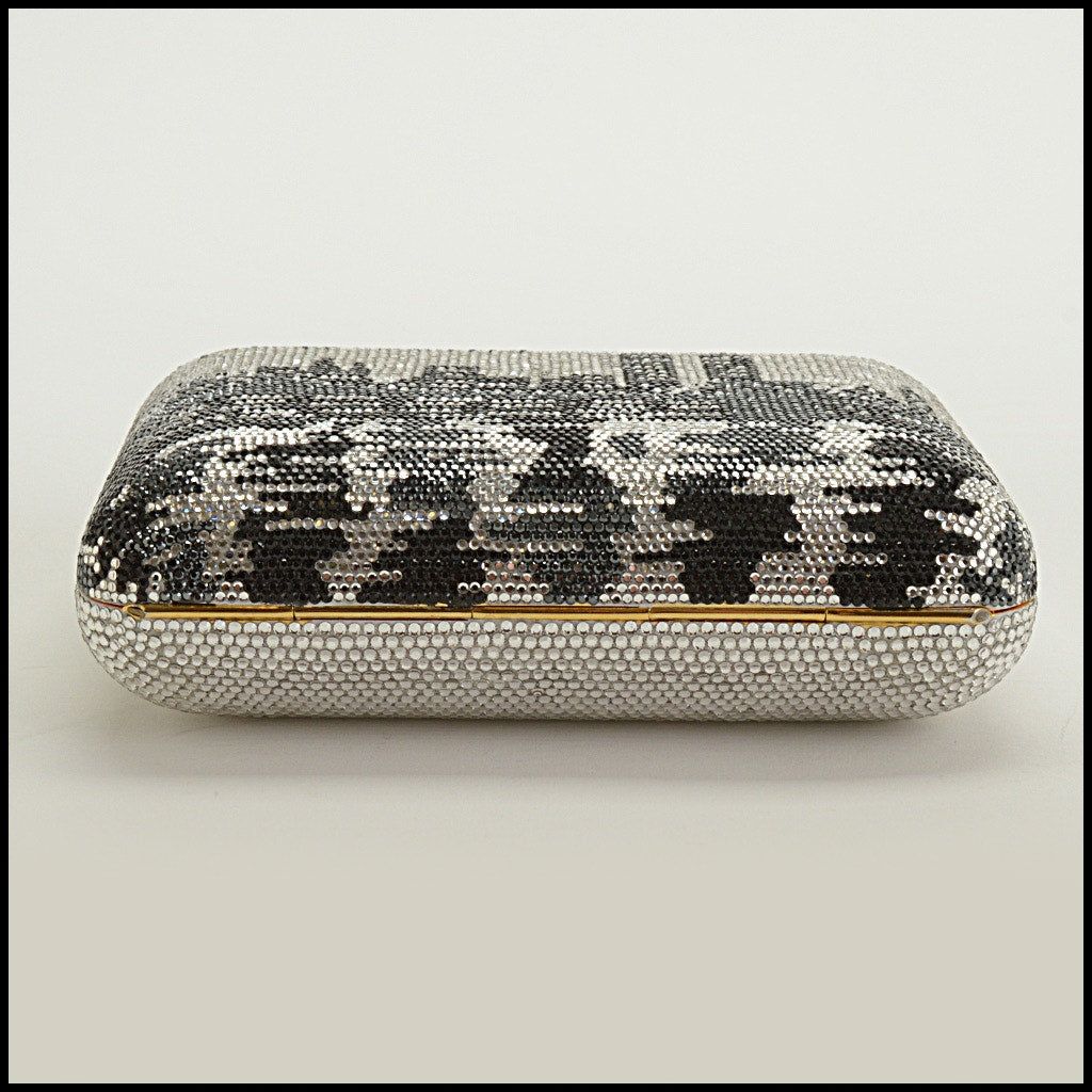 RDC15245 JUDITH LEIBER Silver Pre-9/11 NYC Skyline Minaudiere