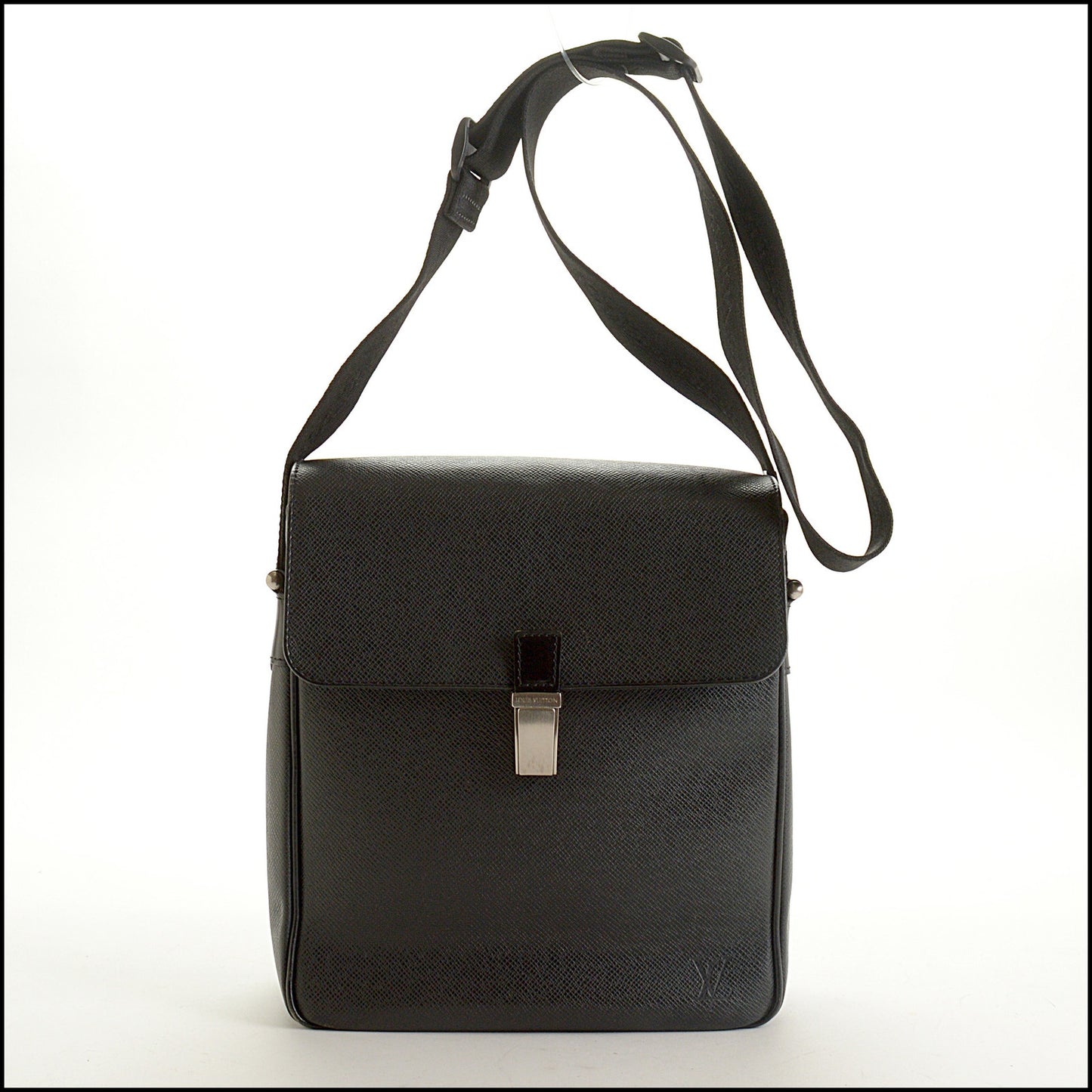 RDC15334 LOUIS VUITTON Black Taiga Leather Messenger Bag