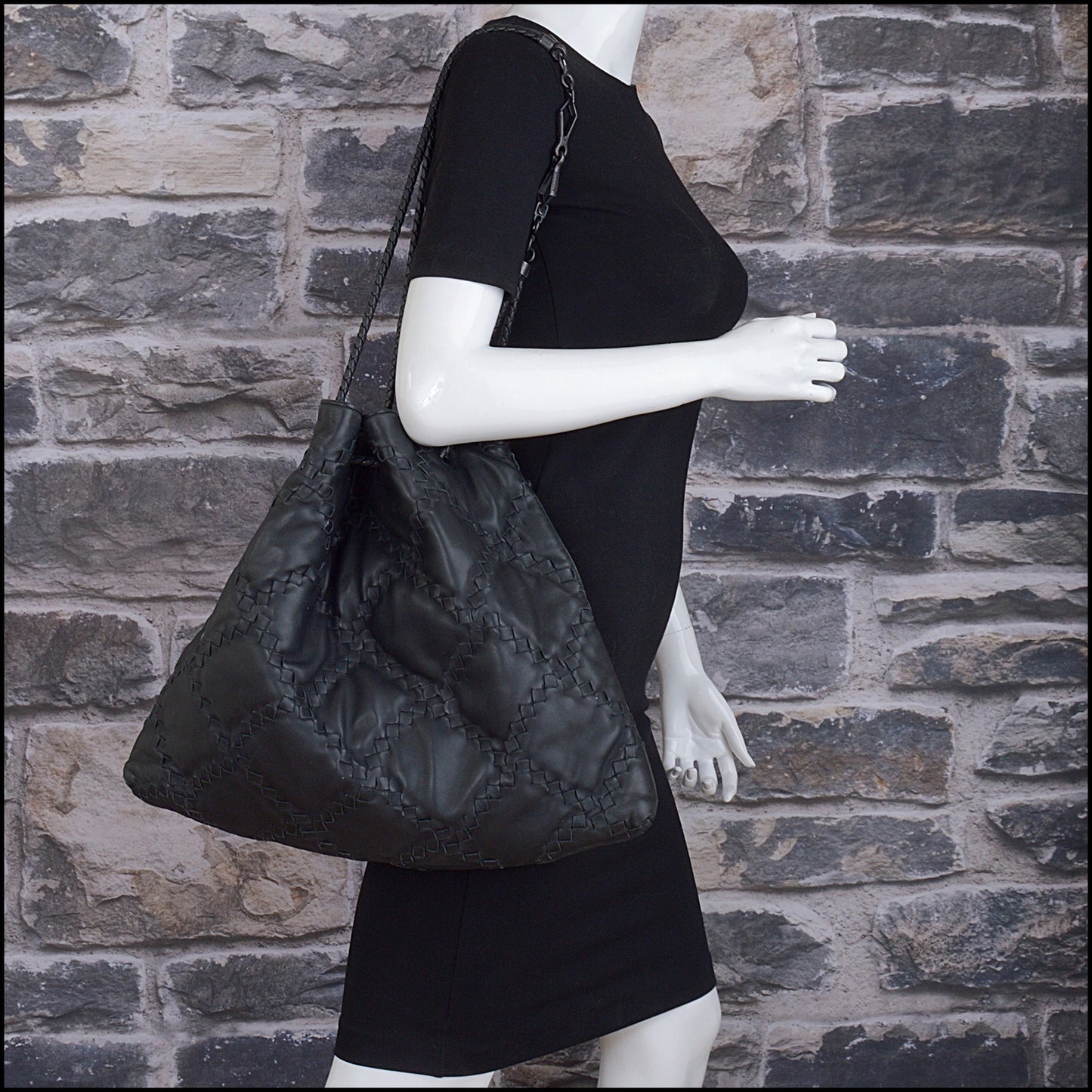 RDC15312 BOTTEGA VENETA '08 Black Intrecciato Nappa Leather Drawstring Tote Bag