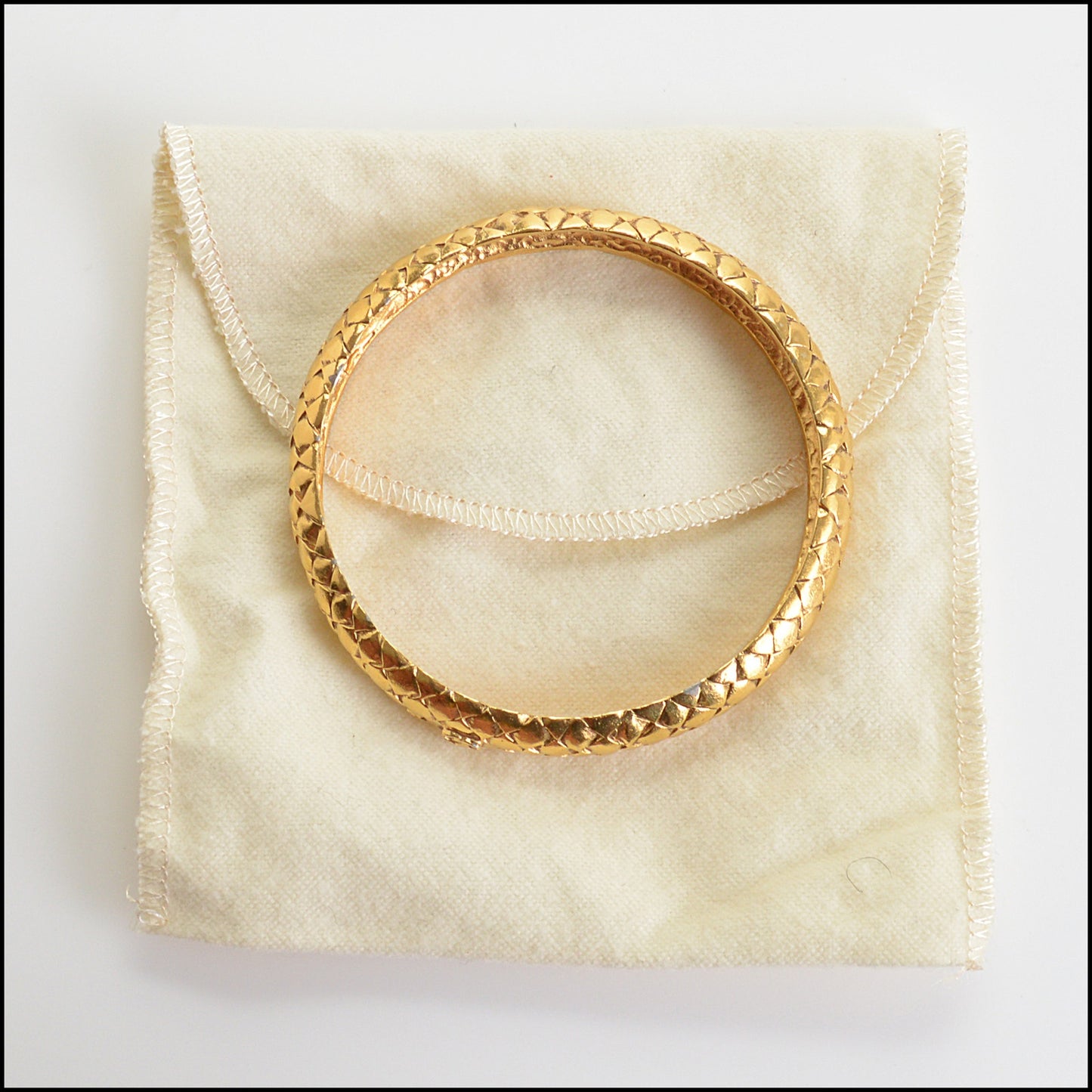 RDC14271 Authentic CHANEL Vintage Golden Woven CC Bangle Bracelet