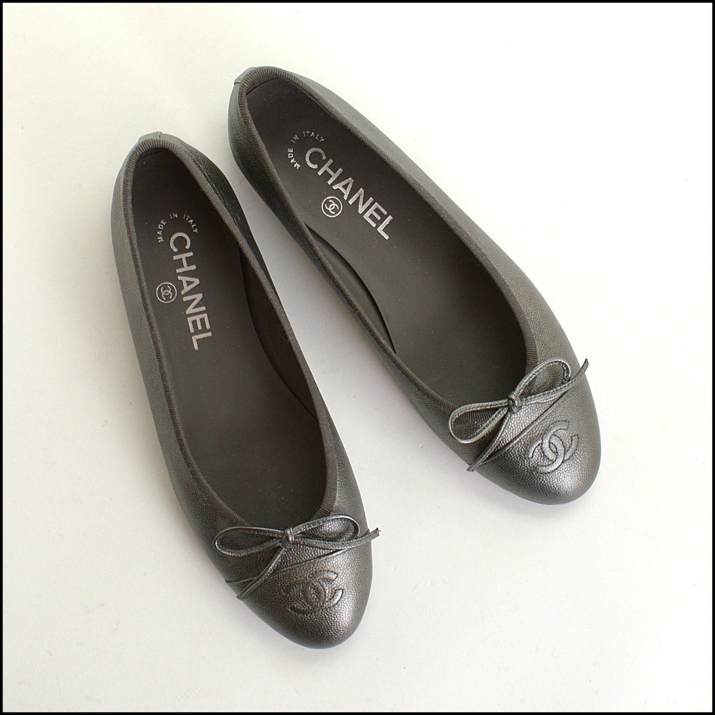 RDC14904 CHANEL Silver Caviar Ballet Flats size 37.5