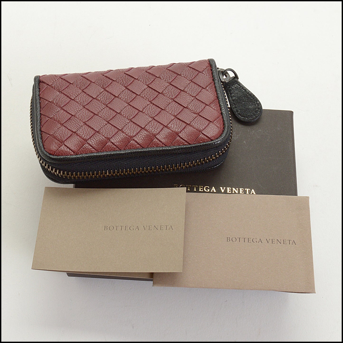 RDC14742 BOTTEGA VENETA Burgundy/Noir Trim Intrecciato Zipped Card Case Wallet