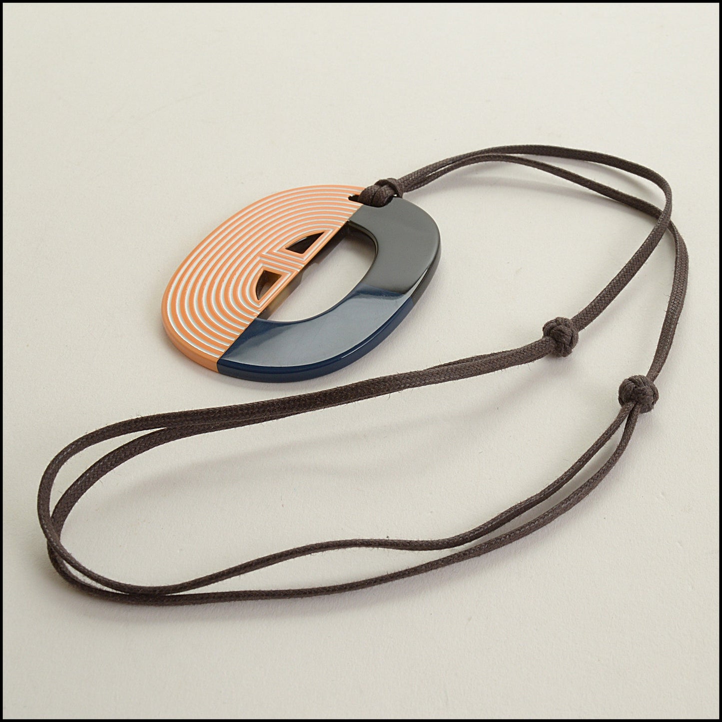RDC15528 HERMES Horn and Lacquer Isthme Cord Necklace