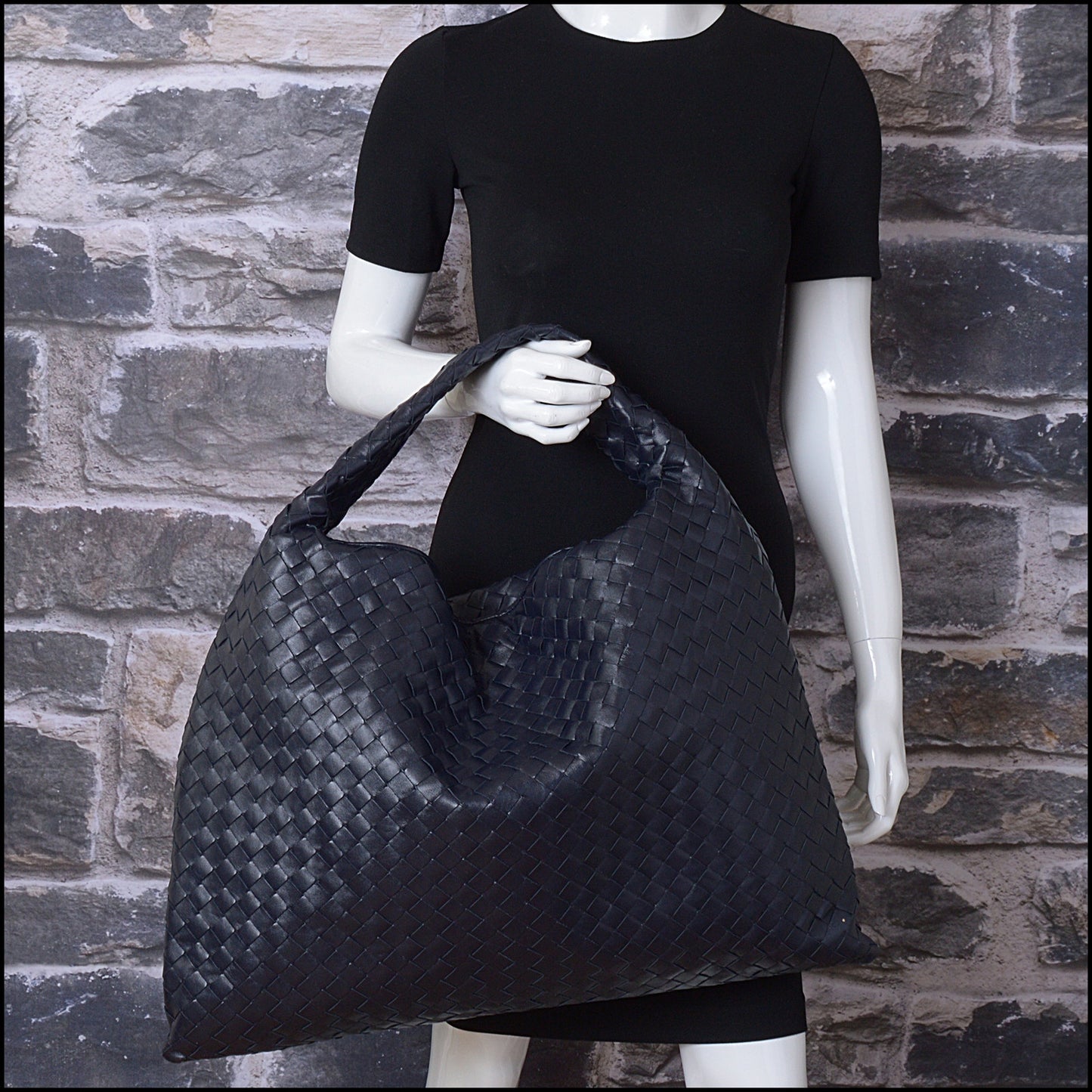 RDC14536 BOTTEGA VENETA Dark Navy Inrecciato Calfskin Large Hop Bag