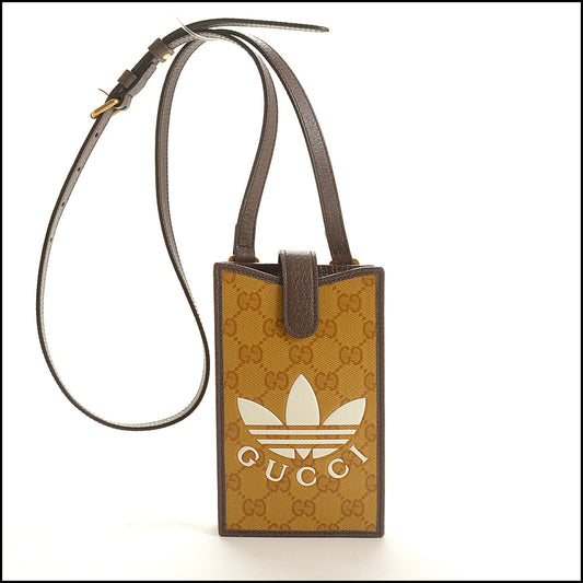 RDC15420 GUCCI x ADIDAS Brown Supreme Canvas Cell Phone Holder