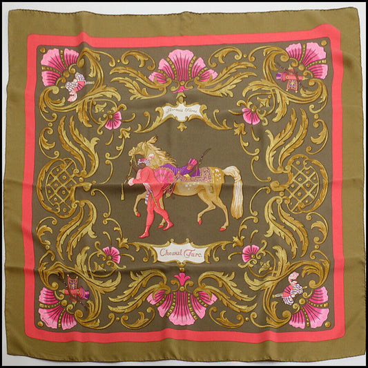 RDC13097 Authentic Hermes Olive Green/Pink Chevel Turc 90cm Silk Scarf