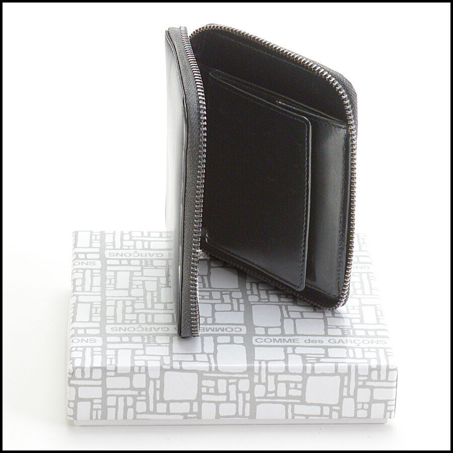 RDC13330 Authentic COMME des GARCONS Very Black Leather Zip Bifold Wallet
