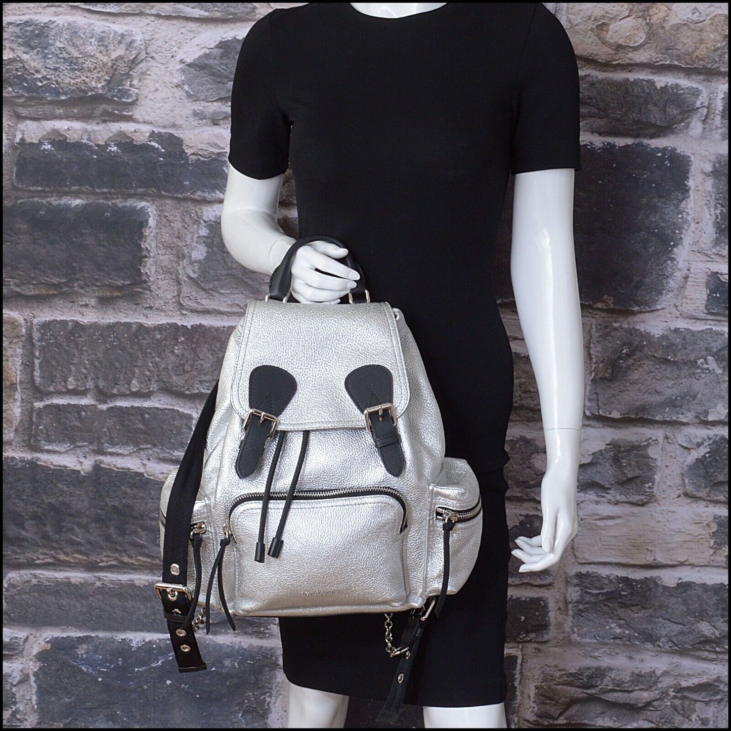 RDC13652 Authentic BURBERRY Silver Metallic Deerskin Leather Rucksack Pockets Backpack