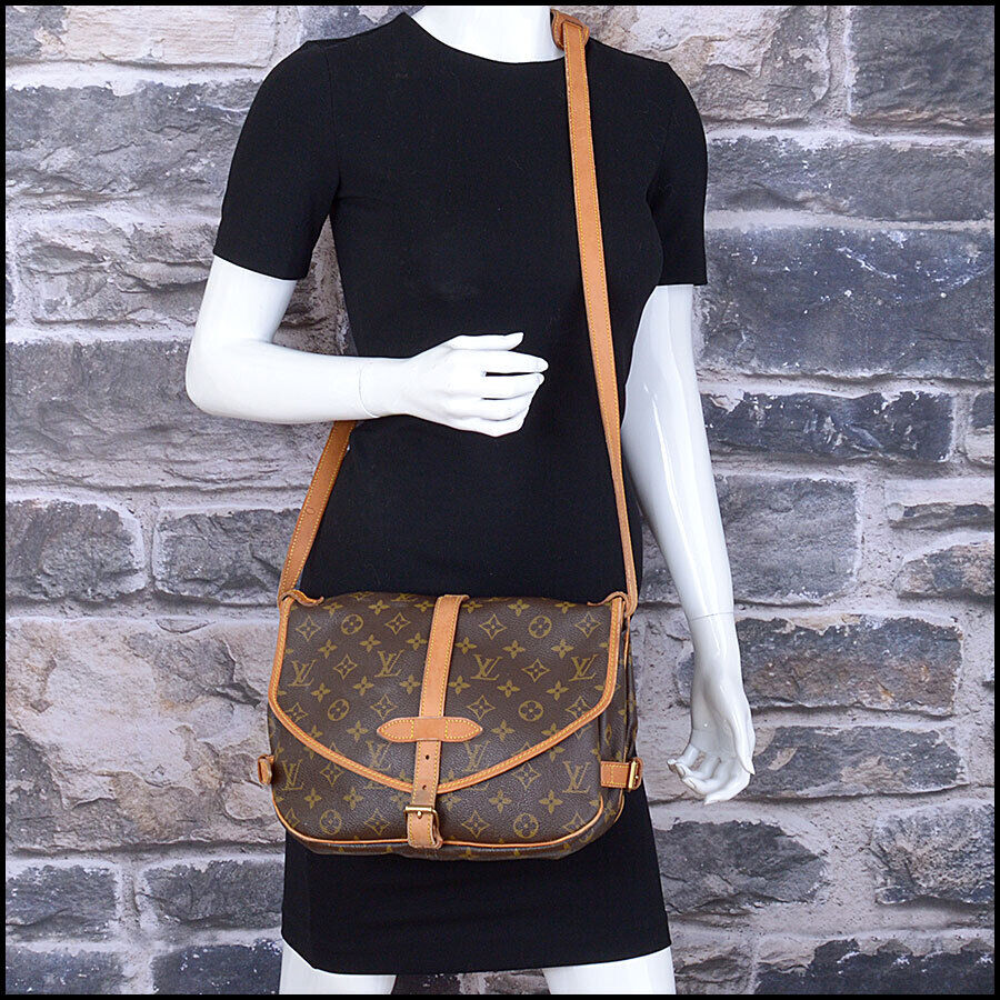 RDC12841 Authentic Louis Vuitton Vintage LV Monogram Saumur 30 Messenger Bag