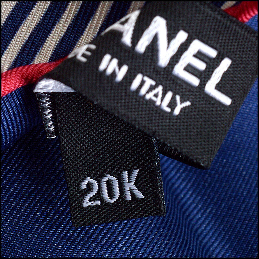 RDC12677 Authentic Chanel Navy/Ivory CC Logo 90cm Silk Scarf