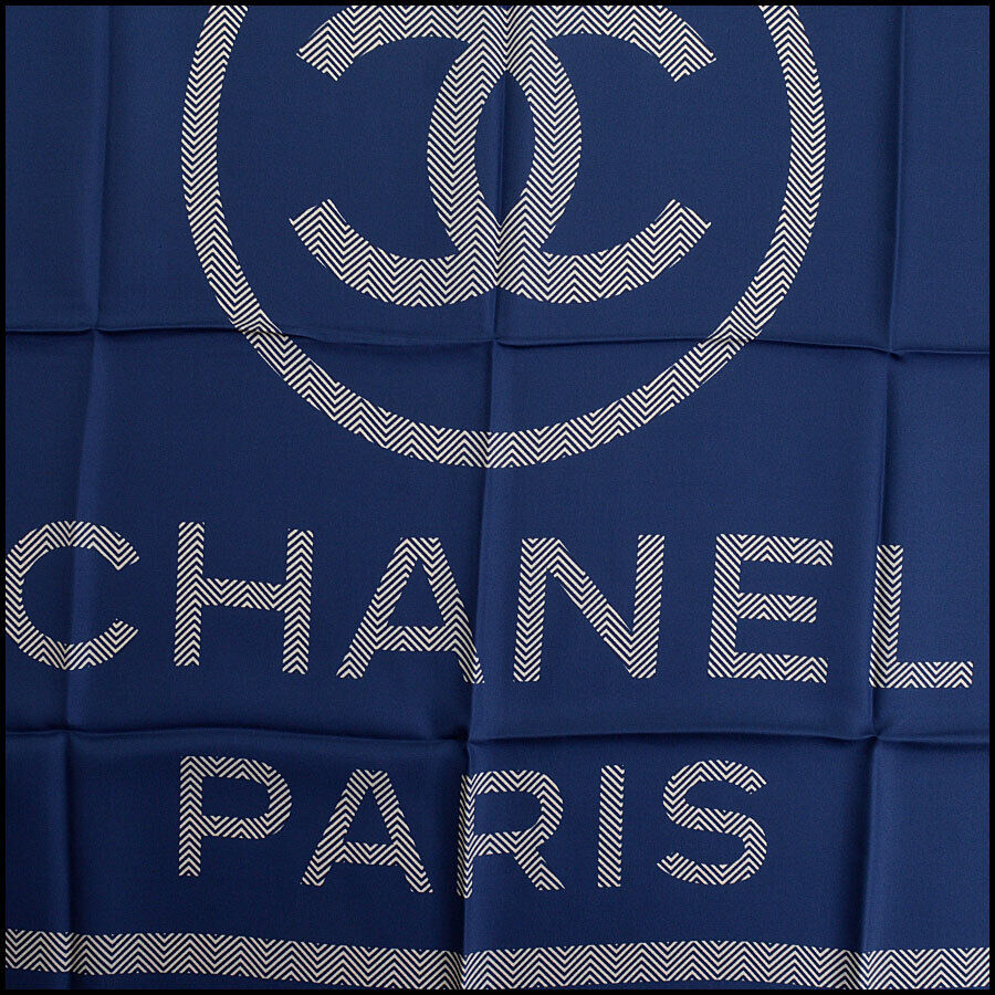 RDC12677 Authentic Chanel Navy/Ivory CC Logo 90cm Silk Scarf – REAL DEAL  COLLECTION